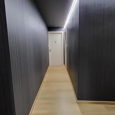 Two Charming House ゲストハウス カリアリ