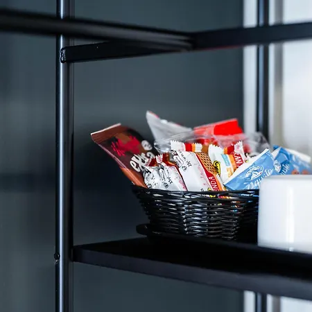 ゲストハウス Two Charming House