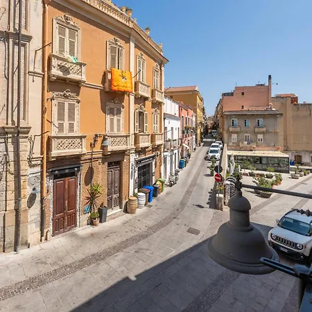 ゲストハウス Two Charming House