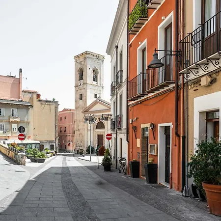 בית הארחה Two Charming House קליארי